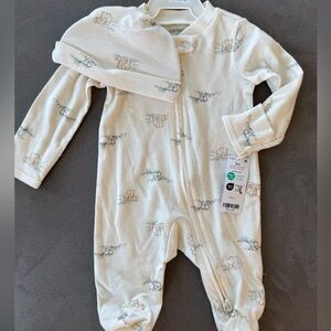 UNUSED Carter's Cream Baby Outfit with Animal Design
